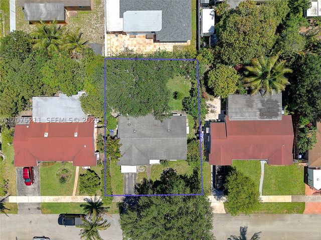 7509 Garfield St, Hollywood, FL 33024