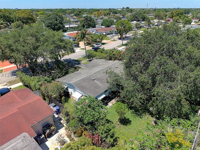 7509 Garfield St, Hollywood, FL 33024