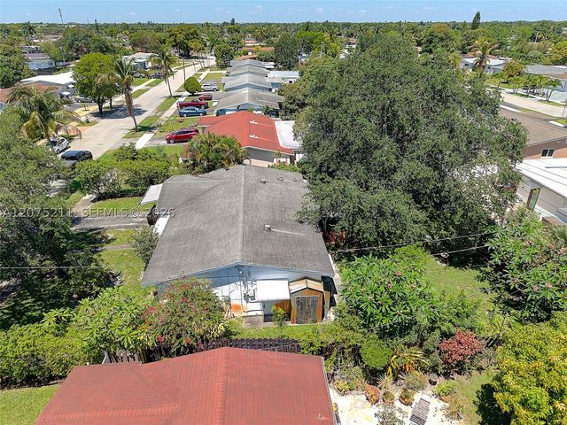 7509 Garfield St, Hollywood, FL 33024