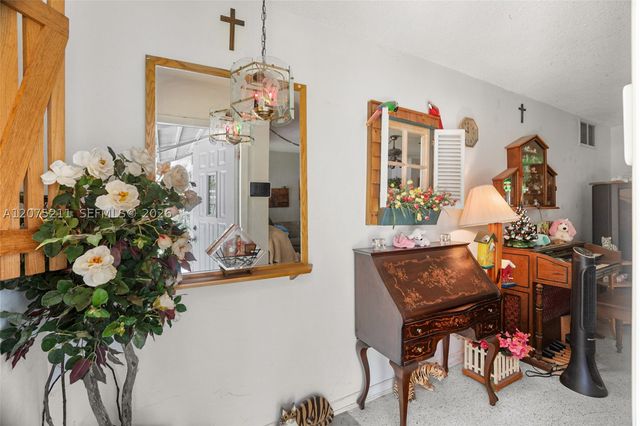 7509 Garfield St, Hollywood, FL 33024