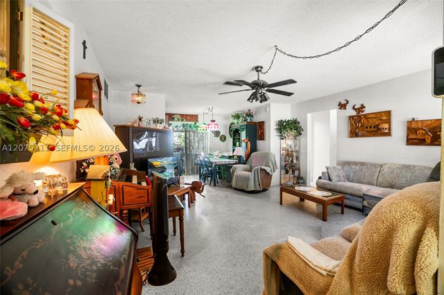 7509 Garfield St, Hollywood, FL 33024