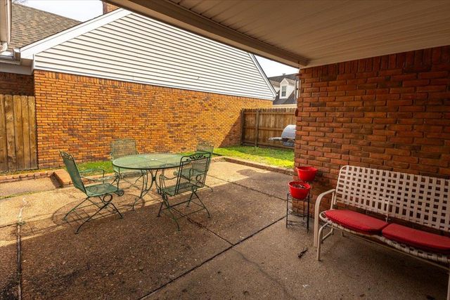 1898 WICKLOW WAY, Germantown, TN 38139