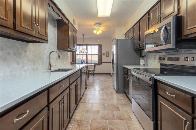 1898 WICKLOW WAY, Germantown, TN 38139