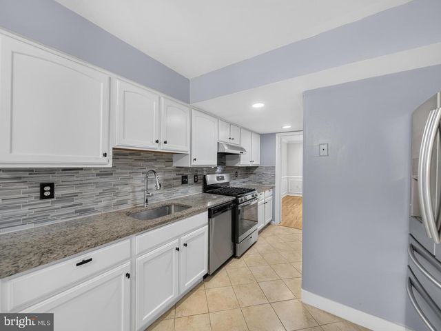 15057 CHERRYDALE DR, Woodbridge, VA 22193