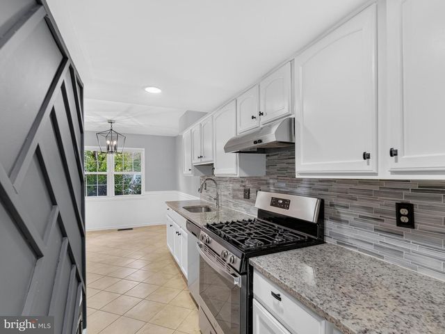 15057 CHERRYDALE DR, Woodbridge, VA 22193