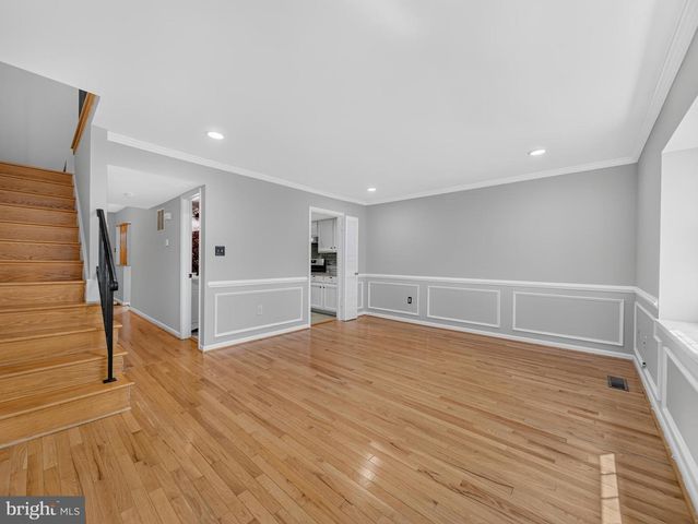15057 CHERRYDALE DR, Woodbridge, VA 22193