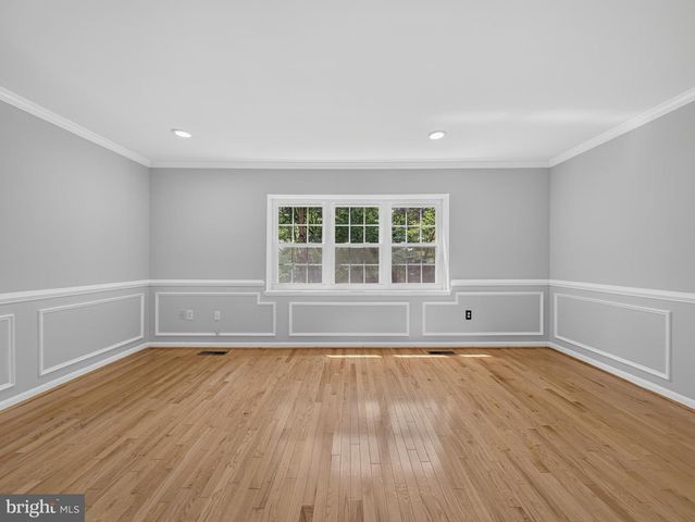15057 CHERRYDALE DR, Woodbridge, VA 22193