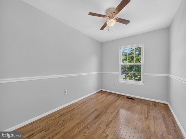 15057 CHERRYDALE DR, Woodbridge, VA 22193
