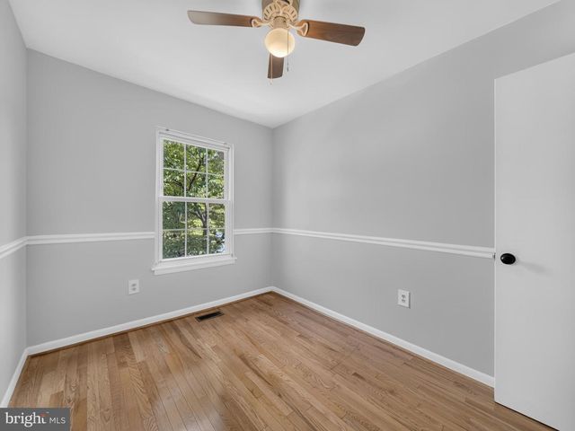 15057 CHERRYDALE DR, Woodbridge, VA 22193