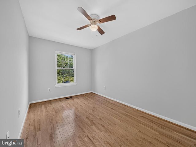 15057 CHERRYDALE DR, Woodbridge, VA 22193