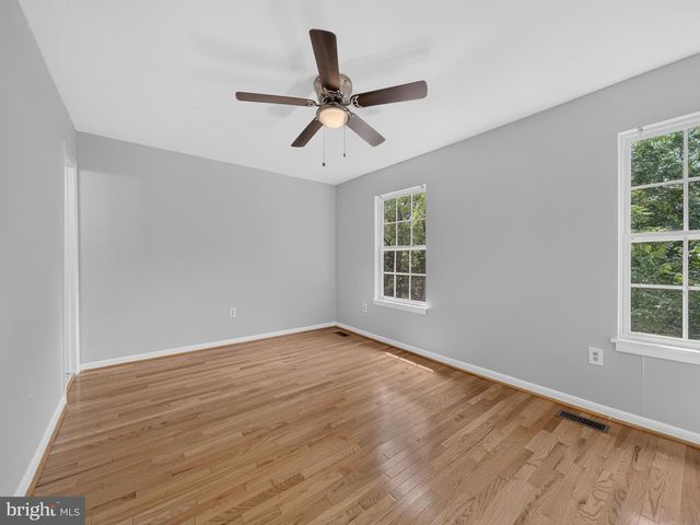 15057 CHERRYDALE DR, Woodbridge, VA 22193