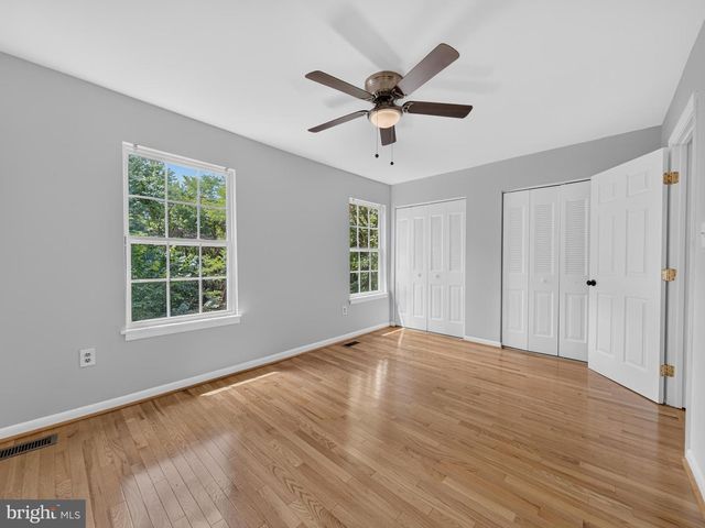 15057 CHERRYDALE DR, Woodbridge, VA 22193