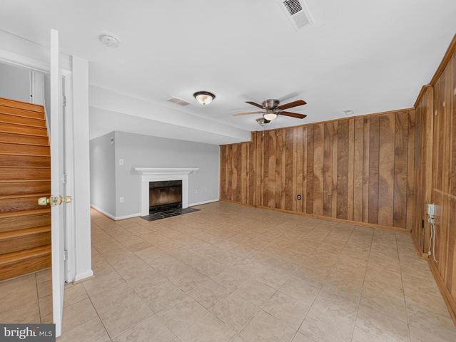 15057 CHERRYDALE DR, Woodbridge, VA 22193