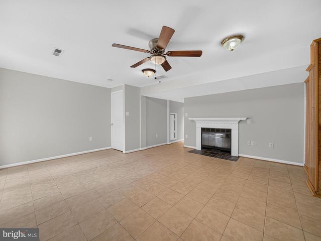 15057 CHERRYDALE DR, Woodbridge, VA 22193