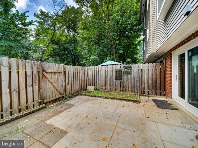 15057 CHERRYDALE DR, Woodbridge, VA 22193