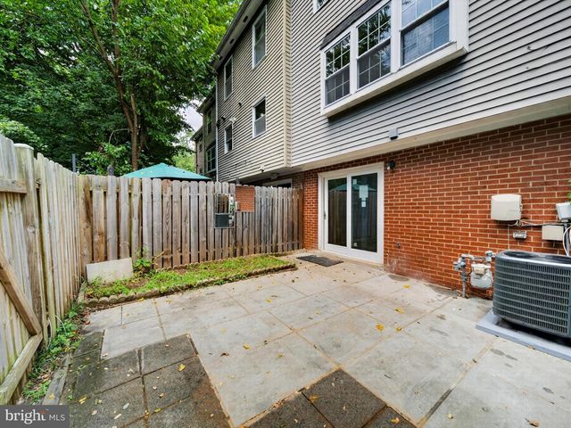 15057 CHERRYDALE DR, Woodbridge, VA 22193