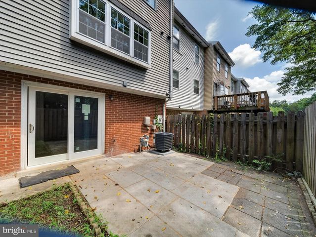 15057 CHERRYDALE DR, Woodbridge, VA 22193