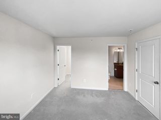 4967 LAKESIDE XING, Chantilly, VA 20151