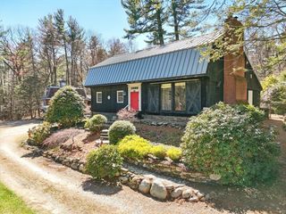 23 Wolcott, Southampton, MA 01073