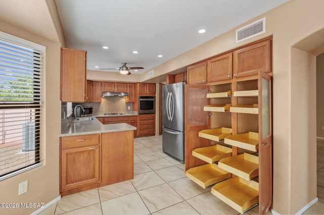 14340 N Rusty Gate Trail, Oro Valley, AZ 85755