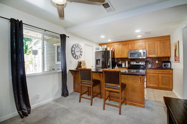 6114 Shadow Ln, Citrus Heights, CA 95621