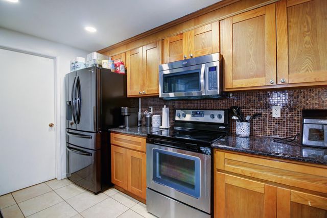 6114 Shadow Ln, Citrus Heights, CA 95621