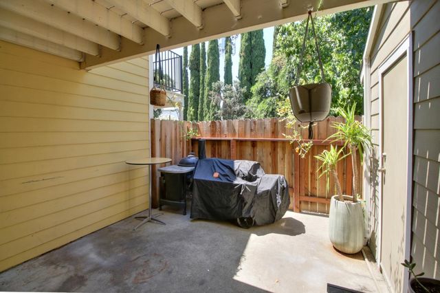 6114 Shadow Ln, Citrus Heights, CA 95621