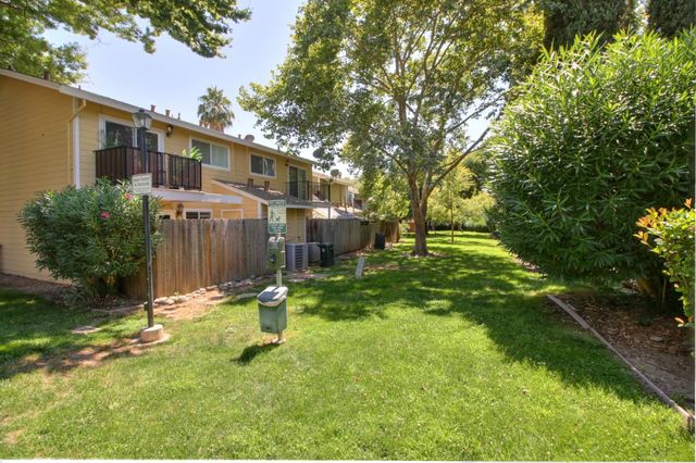 6114 Shadow Ln, Citrus Heights, CA 95621