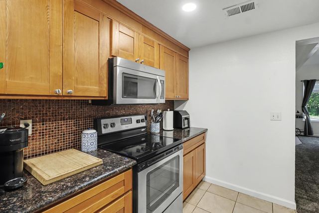 6114 Shadow Ln, Citrus Heights, CA 95621