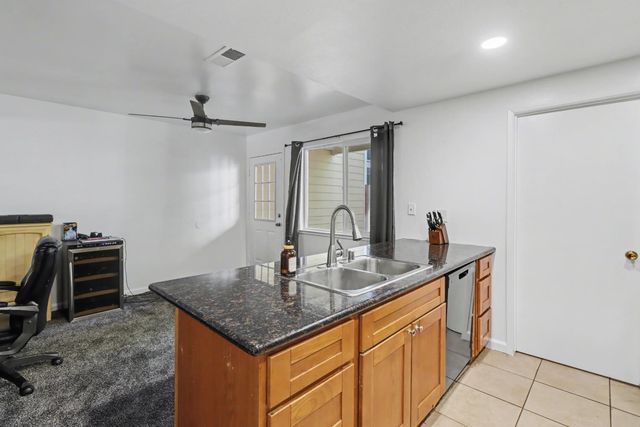 6114 Shadow Ln, Citrus Heights, CA 95621