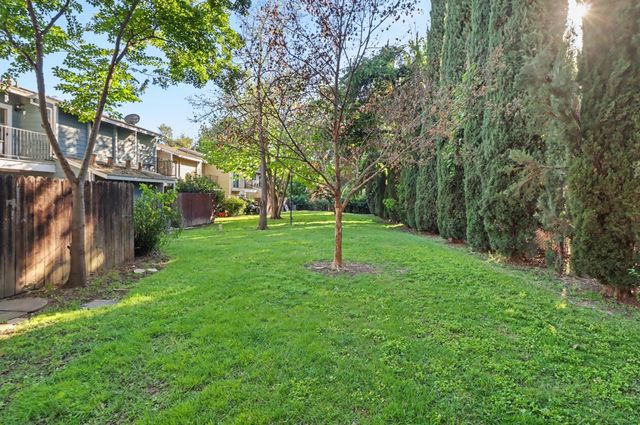 6114 Shadow Ln, Citrus Heights, CA 95621