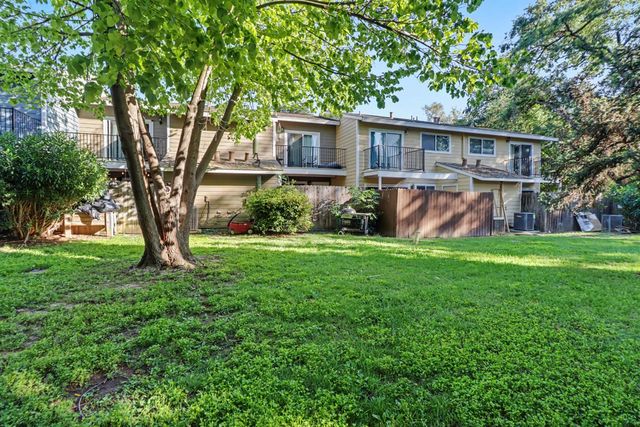 6114 Shadow Ln, Citrus Heights, CA 95621