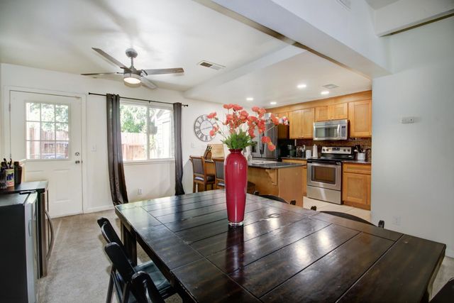 6114 Shadow Ln, Citrus Heights, CA 95621
