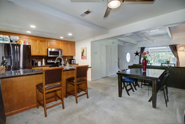 6114 Shadow Ln, Citrus Heights, CA 95621
