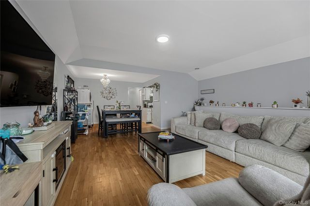 244 Prentiss Avenue, Bronx, NY 10465