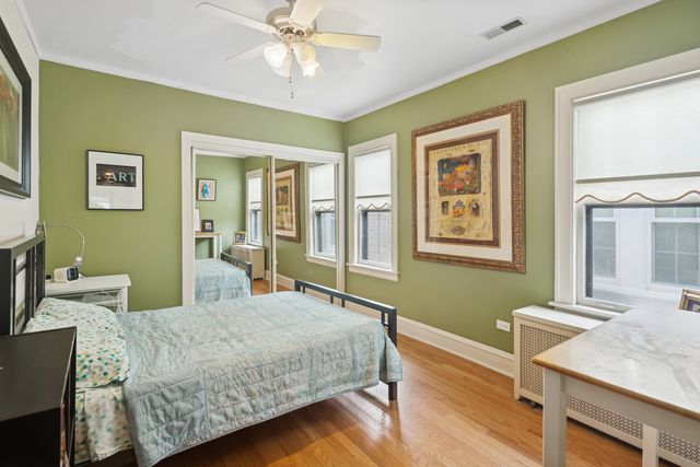 5747 N Sacramento Avenue, Chicago, IL 60659