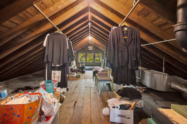 5747 N Sacramento Avenue, Chicago, IL 60659