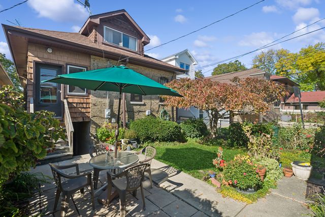 5747 N Sacramento Avenue, Chicago, IL 60659