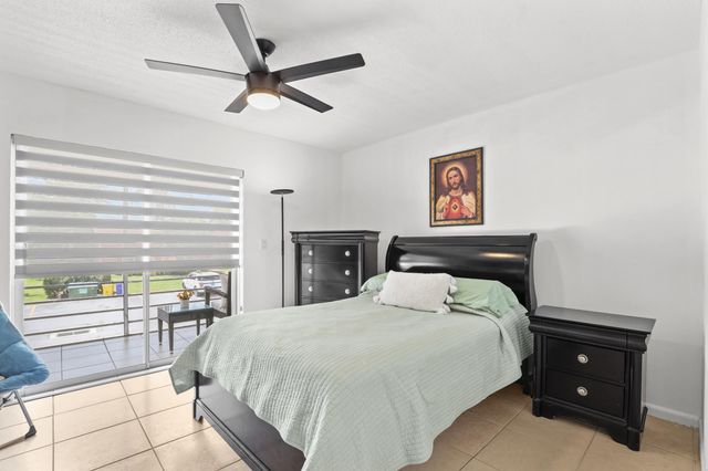 215 Sheffield I, West Palm Beach, FL 33417