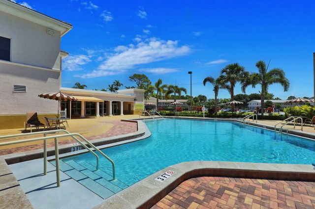 215 Sheffield I, West Palm Beach, FL 33417