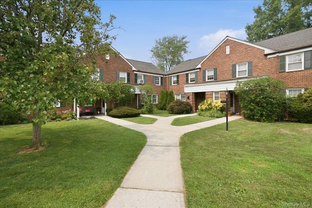 117 Robins Road 117, New Rochelle, NY 10801
