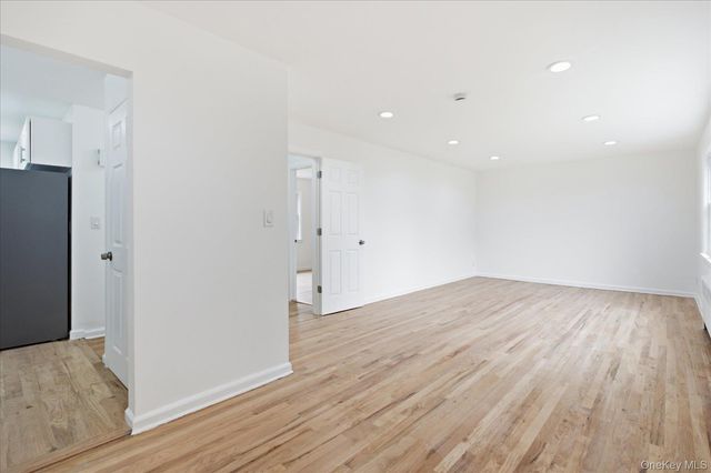 117 Robins Road 117, New Rochelle, NY 10801