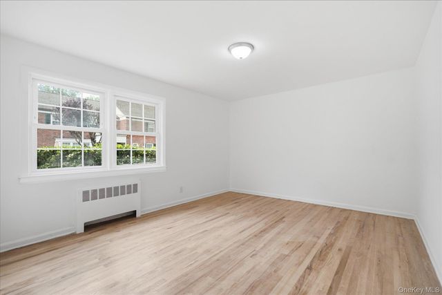 117 Robins Road 117, New Rochelle, NY 10801
