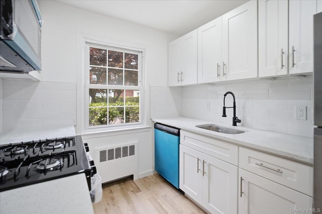 117 Robins Road 117, New Rochelle, NY 10801