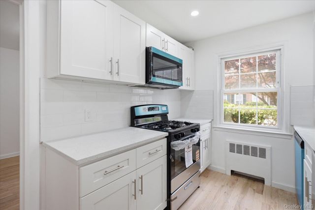 117 Robins Road 117, New Rochelle, NY 10801