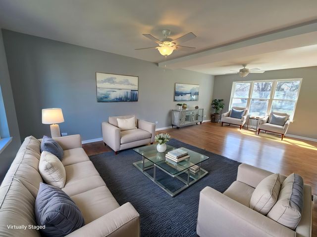 4 Joseph Court, Midlothian, IL 60445