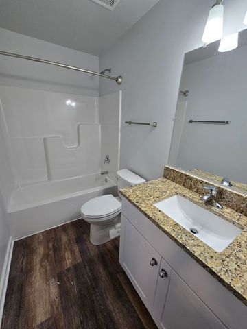 4 Joseph Court, Midlothian, IL 60445