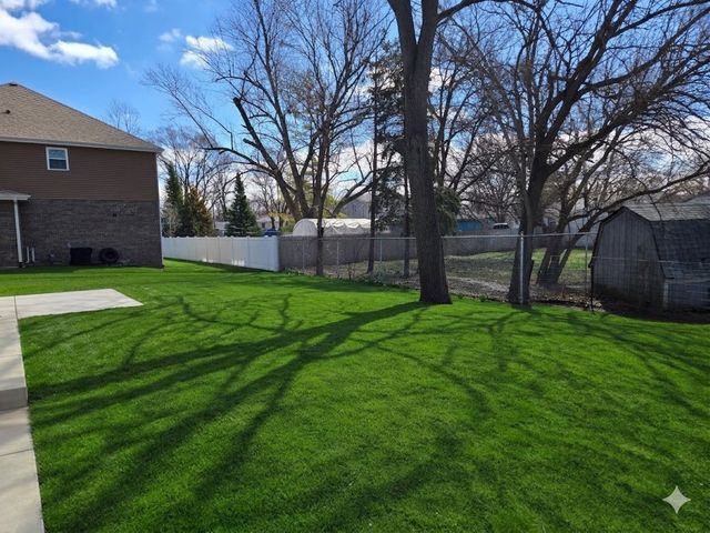 4 Joseph Court, Midlothian, IL 60445