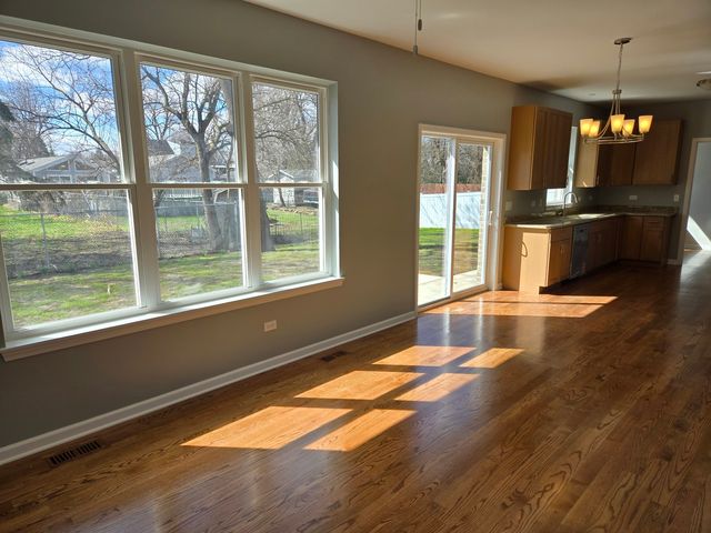 4 Joseph Court, Midlothian, IL 60445