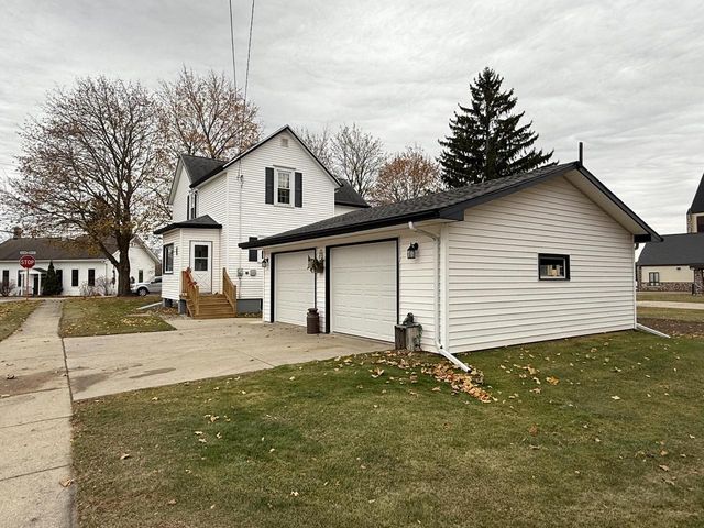 351 Randolph STREET, Mishicot, WI 54228